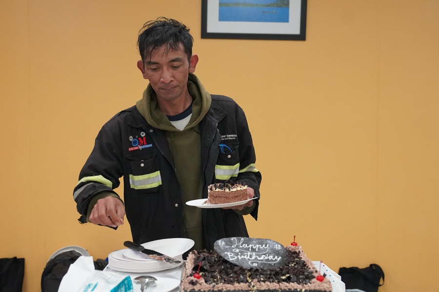 A birthday employee, got a special surprise and had a chance to celebrate his birthday with PTFI Man