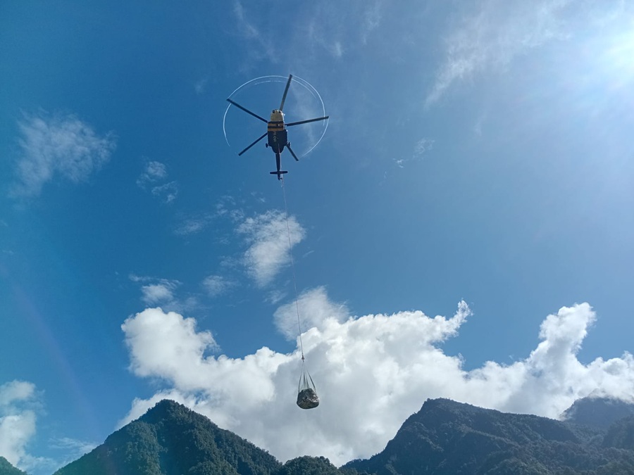 PTFI deployed specially chartered helicopters to deliver aid to the villages.