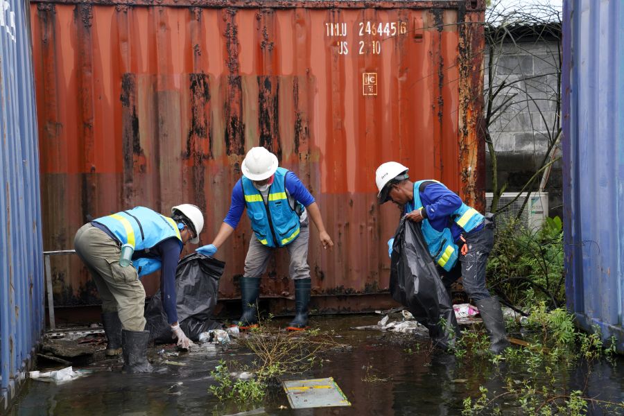 Clean Action at Portsite