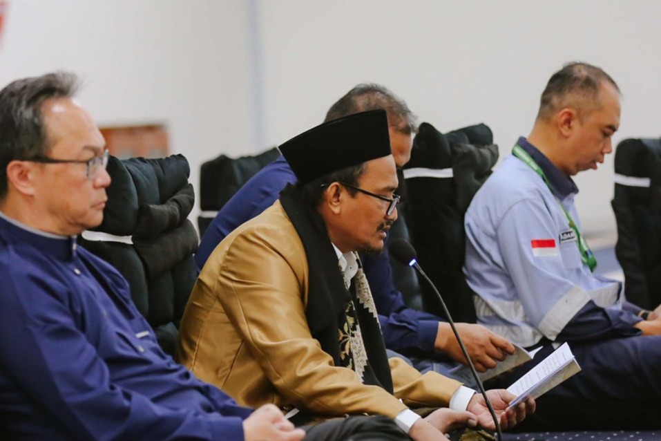 The joint prayer was led by KH Khoirul Atho (13/5).