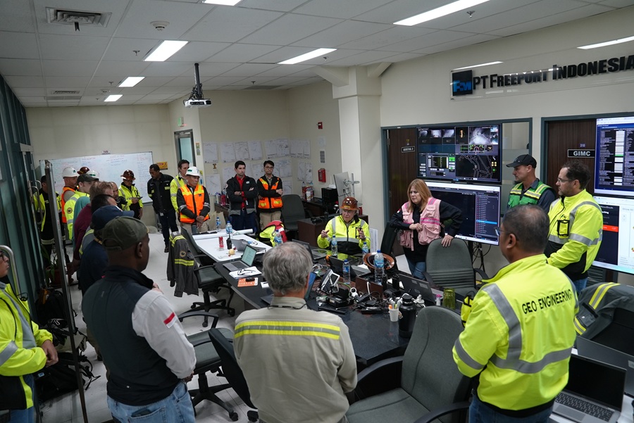 Richard Adkerson and Kathleen Quirk, observed the rescue efforts that were being carried out day and