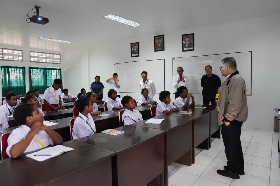 "This prepares Papuan children not only to compete in Indonesia, but also at the global level." – JA