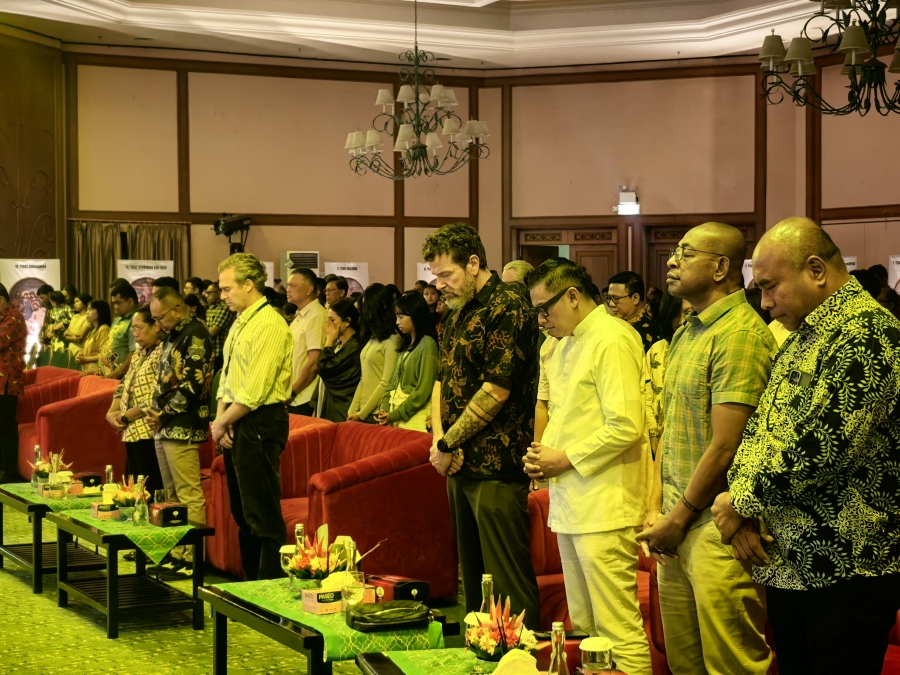 The Atmosphere of the Ecumenical Easter Night Service in the Lowlands