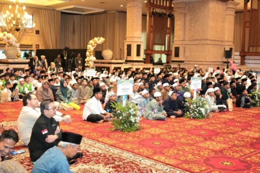 Anak-anak dari 11 yayasan di Jabodetabek mengikuti acara Buka Puasa dan Berbagi Bersama di Jakarta, 