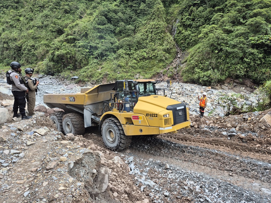 PTFI deployed full support, from heavy equipment to deploying experts