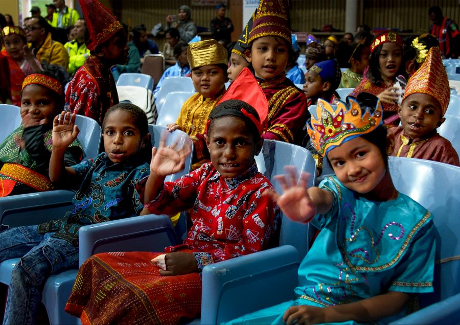Student Cultural Performance at YPJ Tembagapura Supports Cultural Preservation and Exchange