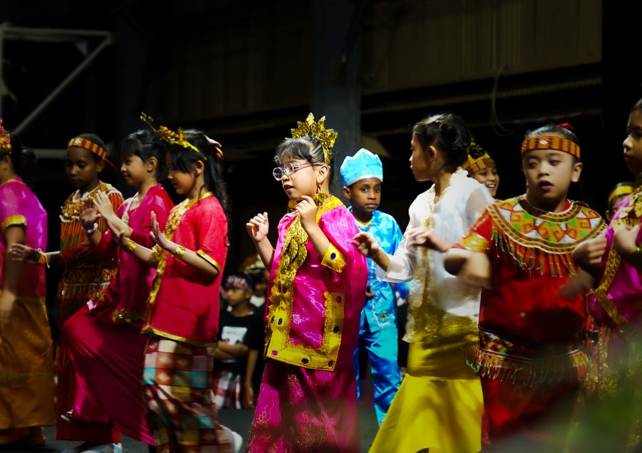 A blend of dances and songs from eight ethnic groups came together in a spirit of diversity 